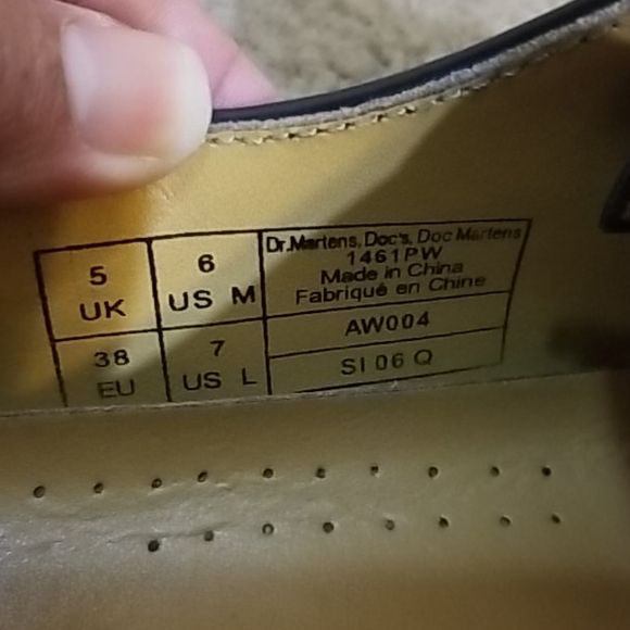 Dr. Martens The Original Unisex Oxfords - Picture 16 of 16